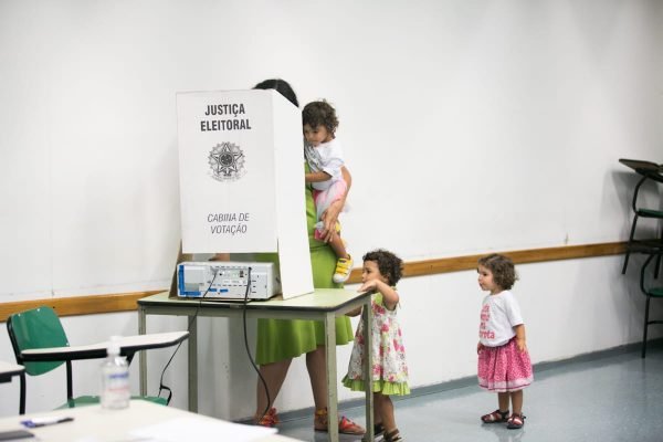 Eleicoes 2020 SP Movimentação na Vila Ida eleicoes sao paulo zona eleitoral voto SP votacao