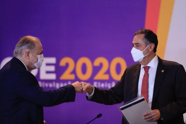 Ministro Luis Roberto Barroso e Augusto Aras