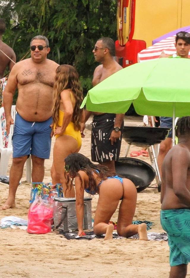 Anitta Piscinão de Ramos