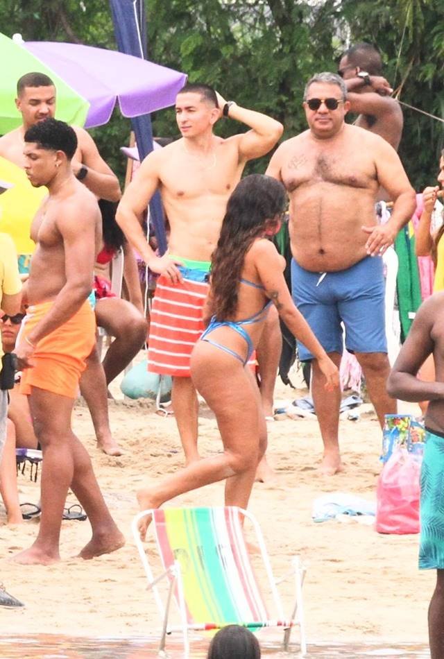 Anitta Piscinão de Ramos