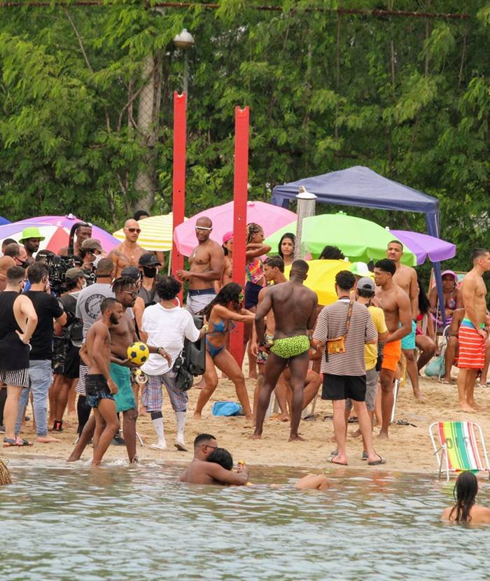Anitta Piscinão de Ramos
