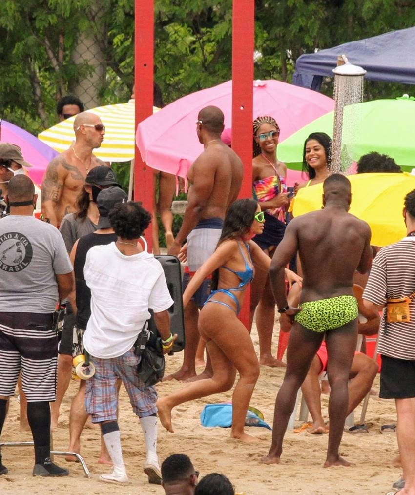 Anitta Piscinão de Ramos