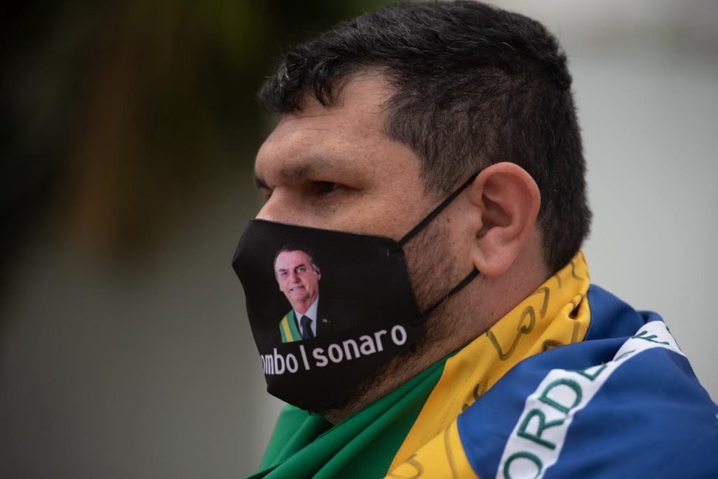 logueiro bolsonarista Oswaldo Eustáquio, após a determinação de prisão domiciliar e tornozeleira eletrônica