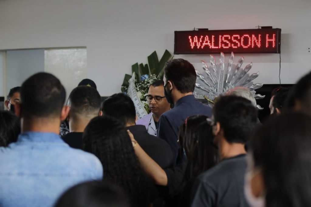 Velório do policial militar Walisson Holanda, no cemitério Campo da esperança de Taguatinga