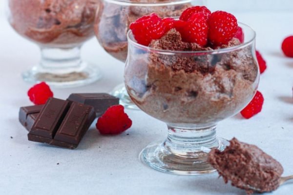 Aprenda a preparar um delicioso e diferentão mousse de chocolate