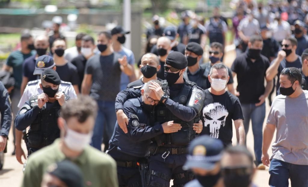 Velório do policial militar Walisson Holanda, no cemitério Campo da esperança de Taguatinga 10