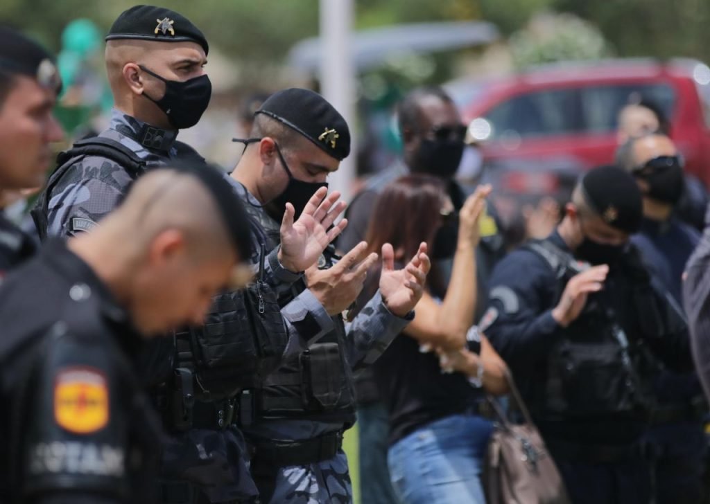 Velório do policial militar Walisson Holanda, no cemitério Campo da esperança de Taguatinga 10