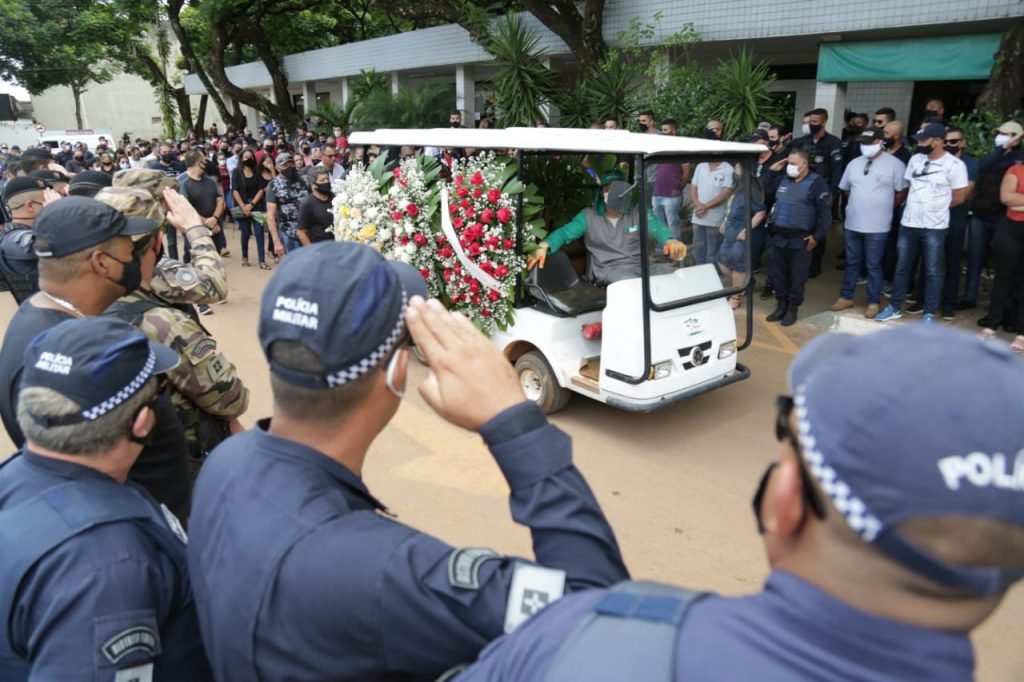 Velório do policial militar Walisson Holanda, no cemitério Campo da esperança de Taguatinga 10