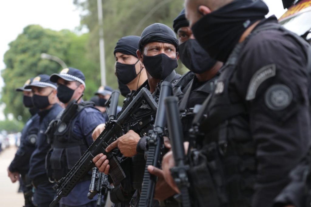 Velório do policial militar Walisson Holanda, no cemitério Campo da esperança de Taguatinga 10
