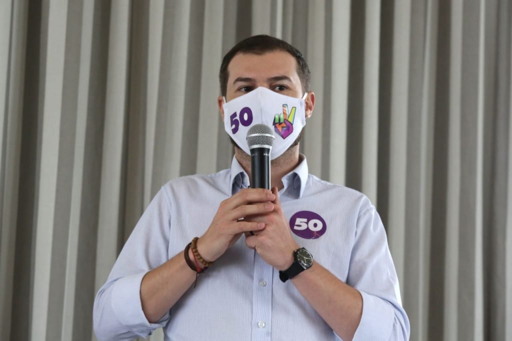 Juliano Medeiros, presidente nacional do PSOL, durante coletiva de imprensa sobre as alianças partidárias