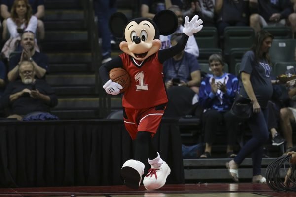 Mickey basquete
