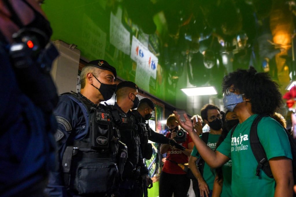 Manifestação pela morte de João Alberto Freitas, um homem negro, em Carrefour de brasília 6