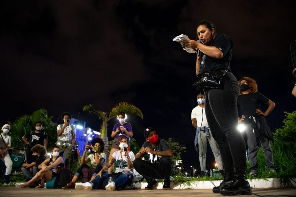 Manifestação pela morte de João Alberto Freitas, um homem negro, em Carrefour de brasília 13