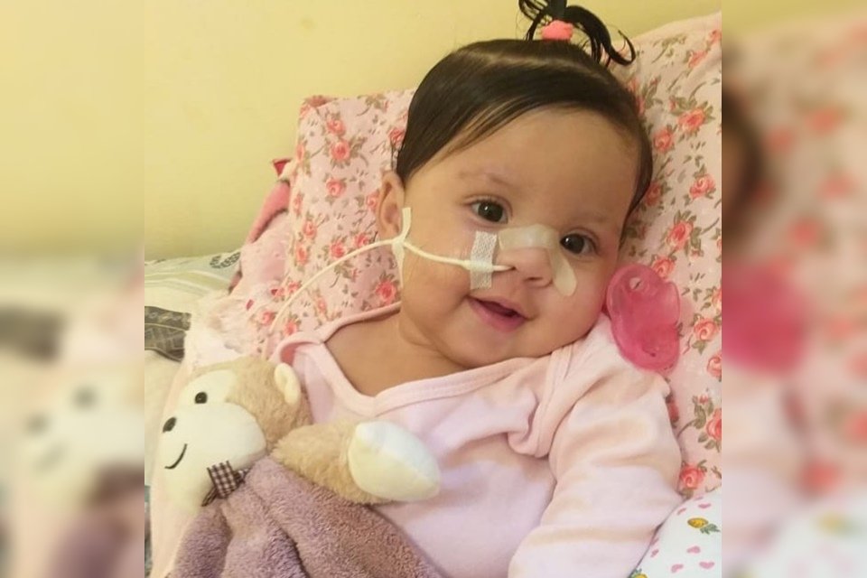 Helena, bebê com AME