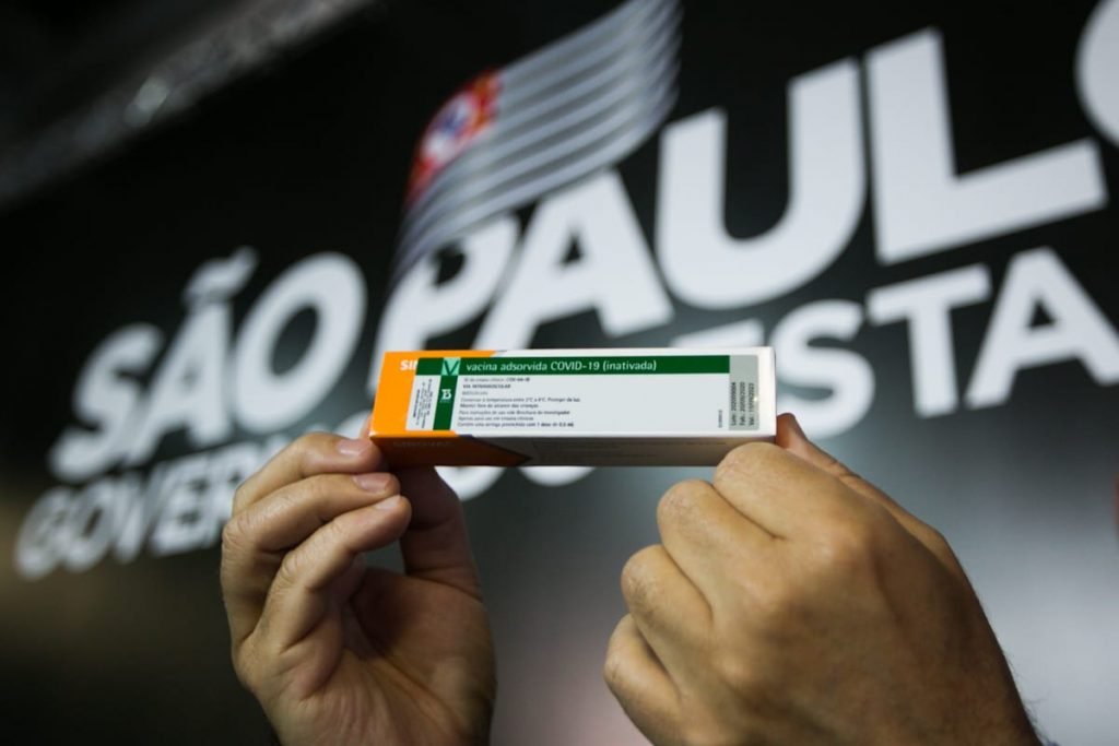 Governo de São Paulo apresenta a Coronavac.