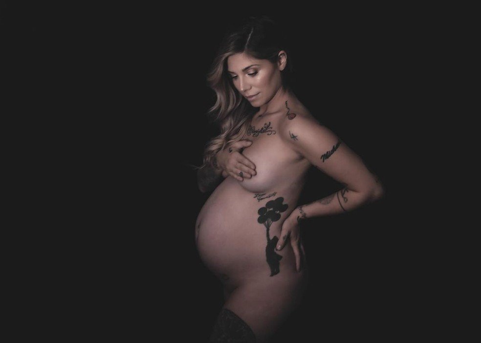 Christina Perri grávida em ensaio