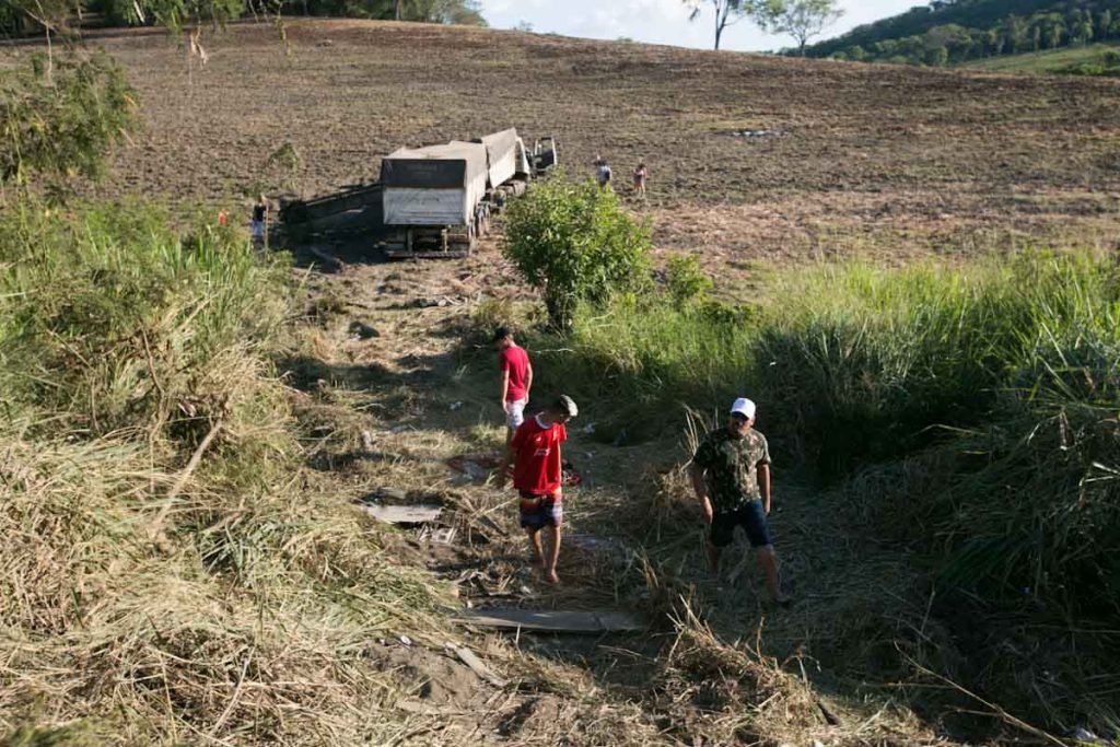 Acidente entre ônibus e um caminhão, deixa mais de 40 mortos no interior de São Paulo 6