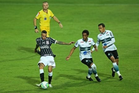 Corinthians vence o Coritiba