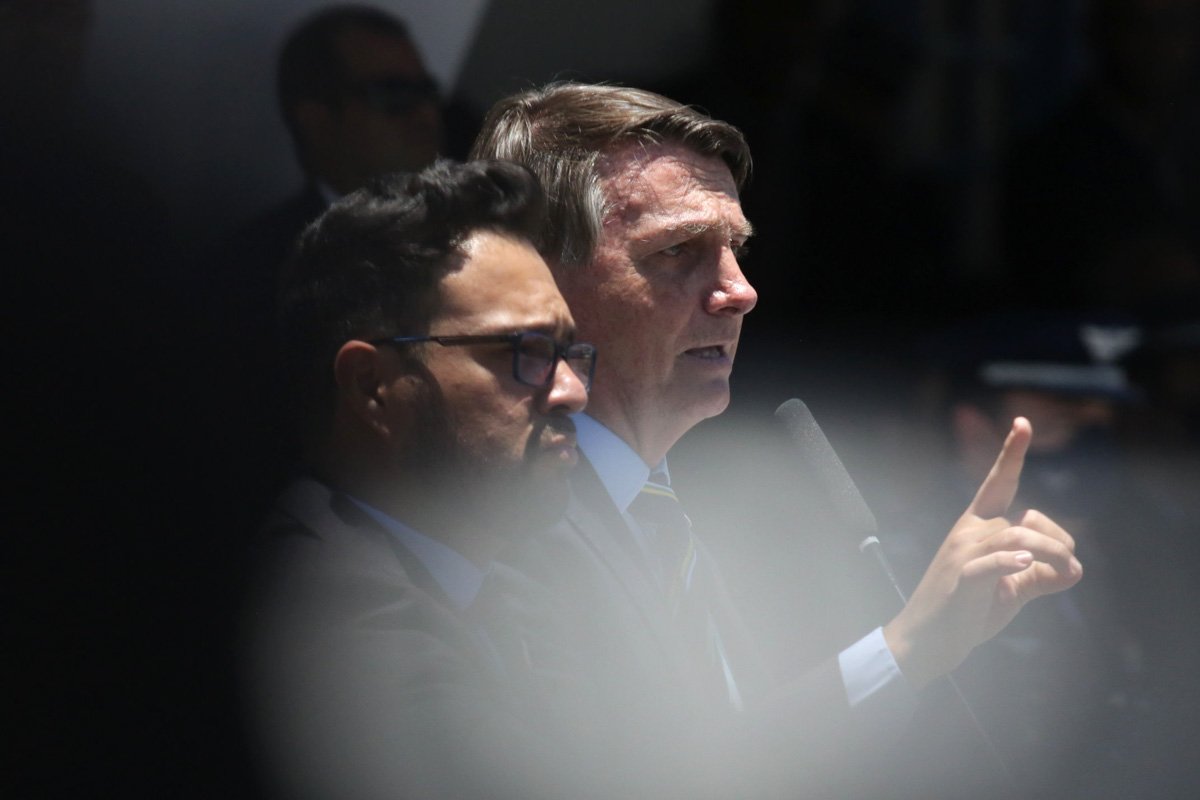 Jair Bolsonaro, presidente da República, participa de um evento na Escola especialista em aeronáutica-52