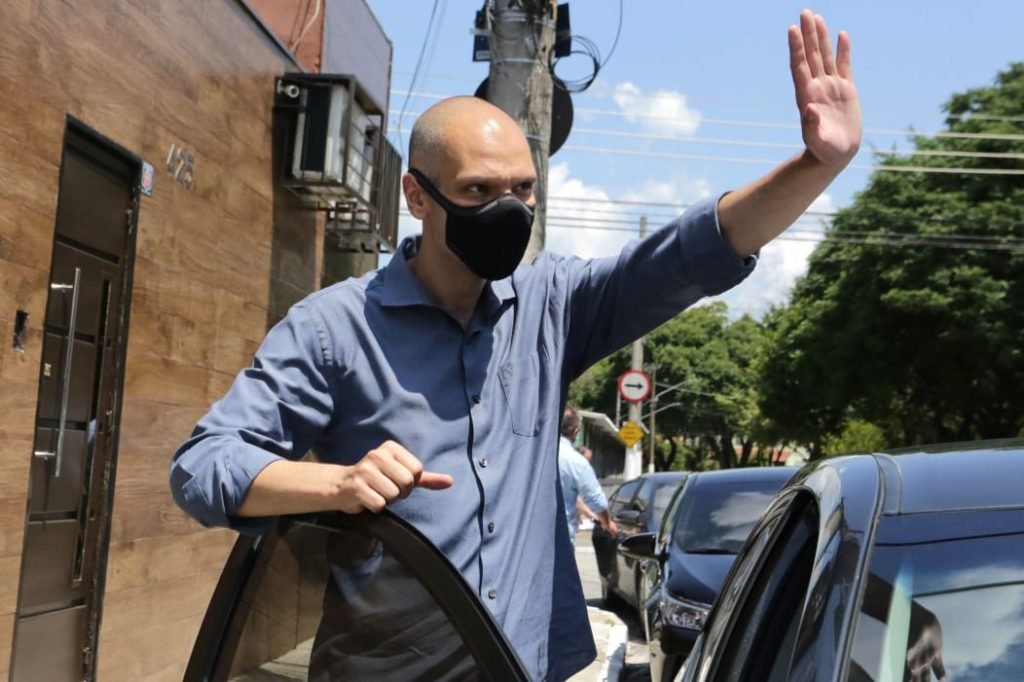 Bruno Covas (PSDB), candidato à reeleição durante visita e eleitores em são paulo eleicoes 2020 SP
