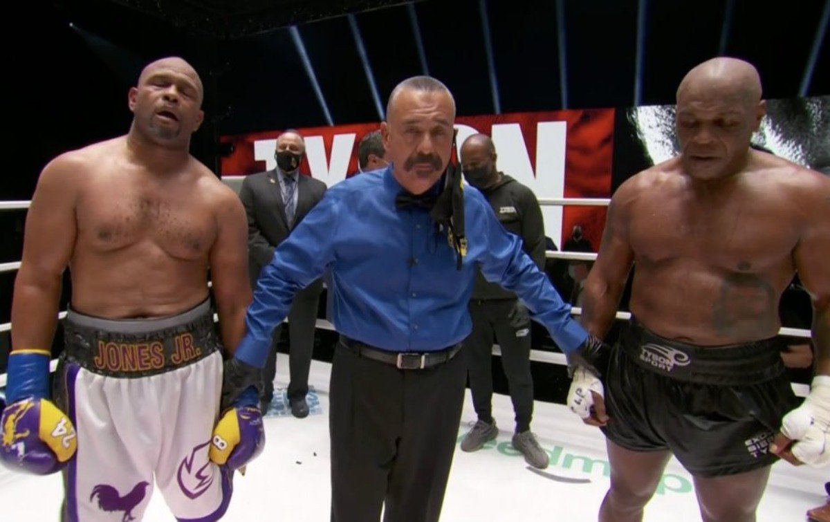 Mike Tyson Lutas Mike Tyson se mostra mais “inteiro” em retorno, mas luta termina empatada |  Metrópoles