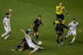 Santos vence e segue na Libertadores