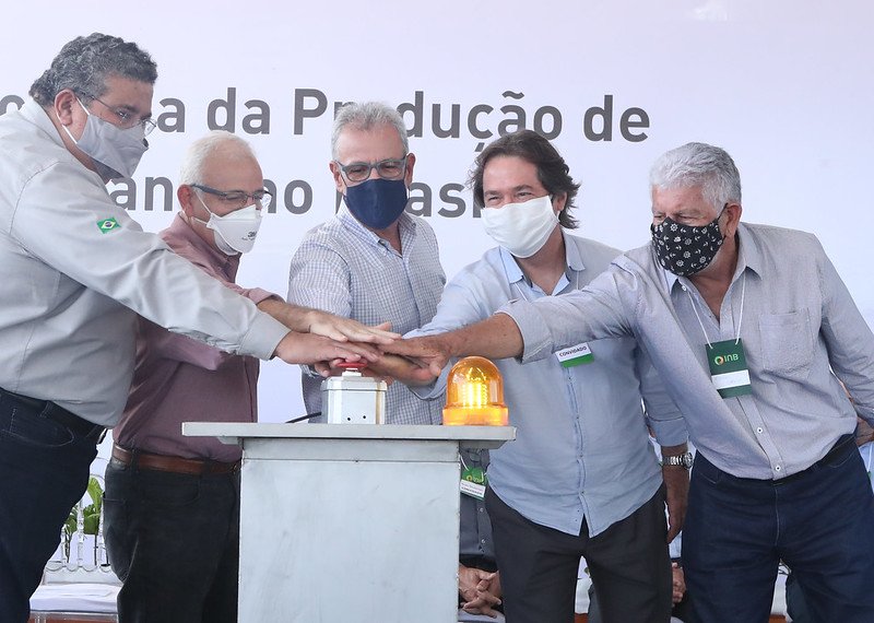 Bento Albuquerque, Ministro de Minas e Energia, participa da Cerimônia de Retomada da Produção de Urânio no Brasil.