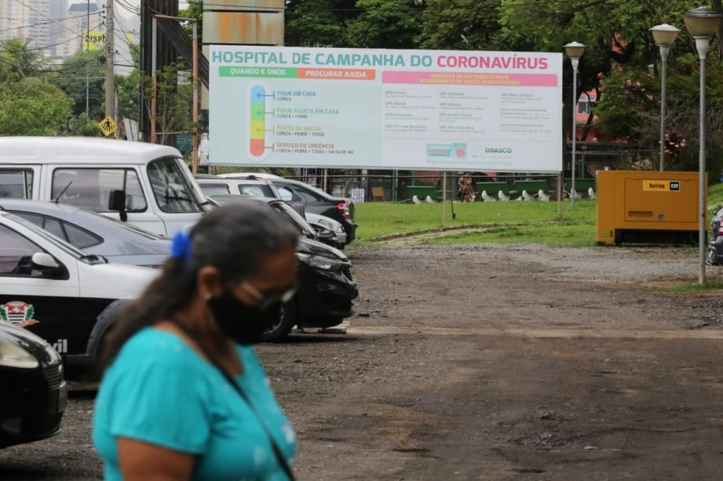 Movimentação no hospital de campanha da covid-19 na zona norte de Osasco, na grande São Paulo 3