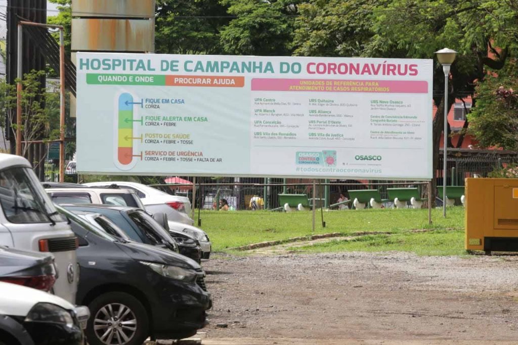 Movimentação no hospital de campanha da covid-19 na zona norte de Osasco, na grande São Paulo 3