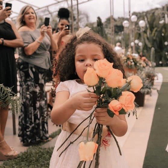 Sou inspiração para a próxima geração': Menina enaltece cabelos cacheados e  viraliza nas redes sociais - Minha Vida