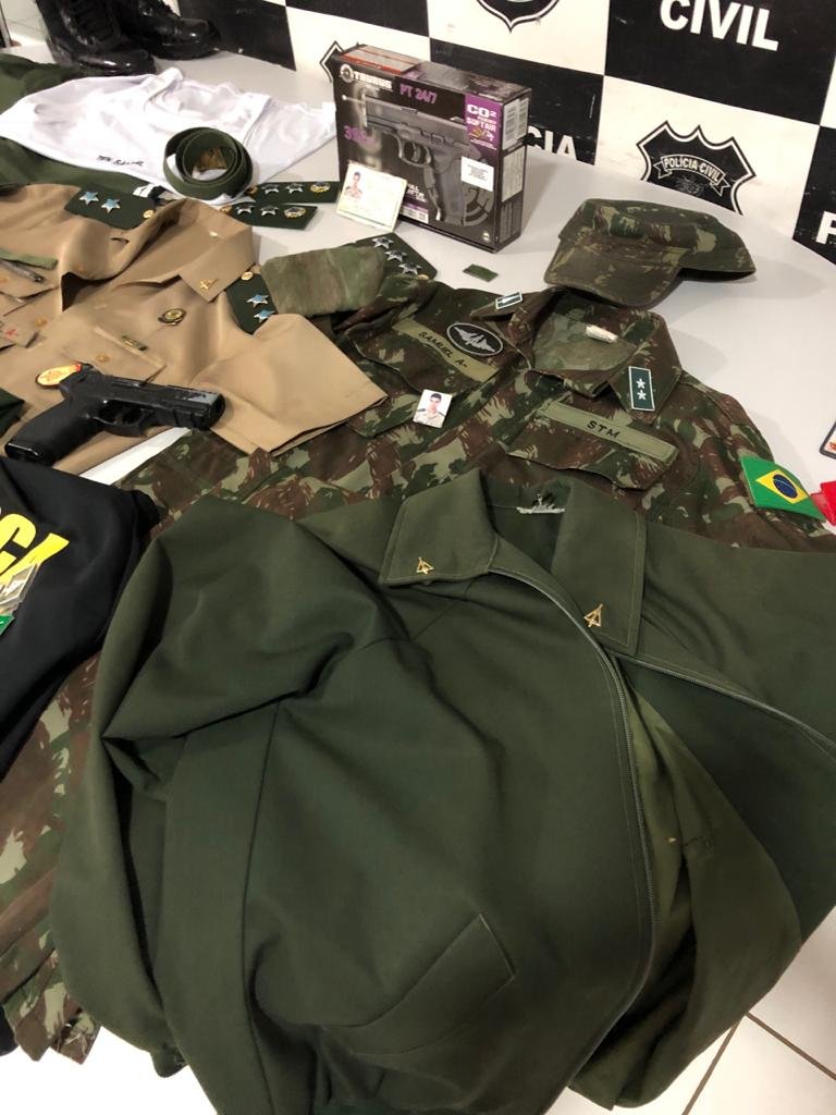 roupas do Exército