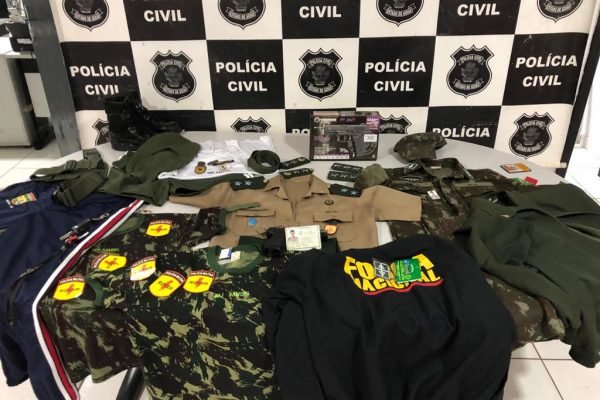 roupas do Exército