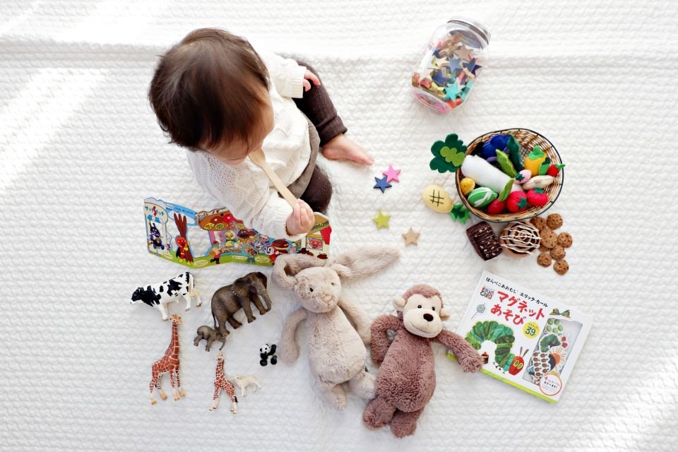 Aprender brincando! 10 brinquedos educativos para bebês de 1 ano