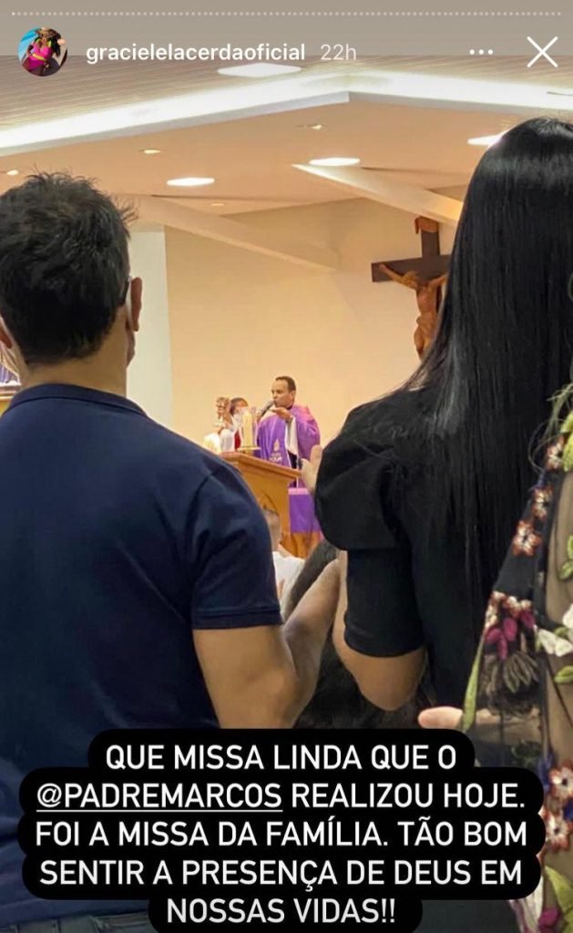 Storie de Graciele na missa de sétimo dia de seu francisco