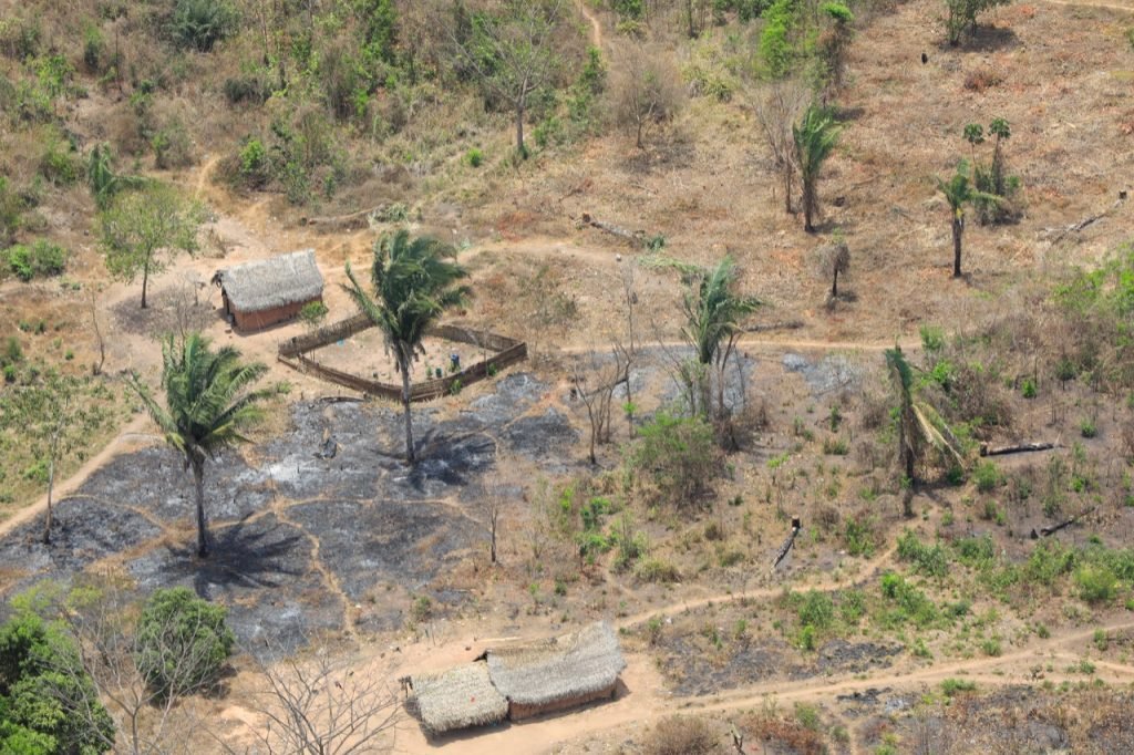 O Ministério da Defesa organiza assistência em aldeias indígenas da etnia Guajajara no Maranhão