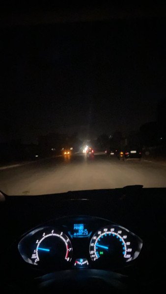 estrada sem luz