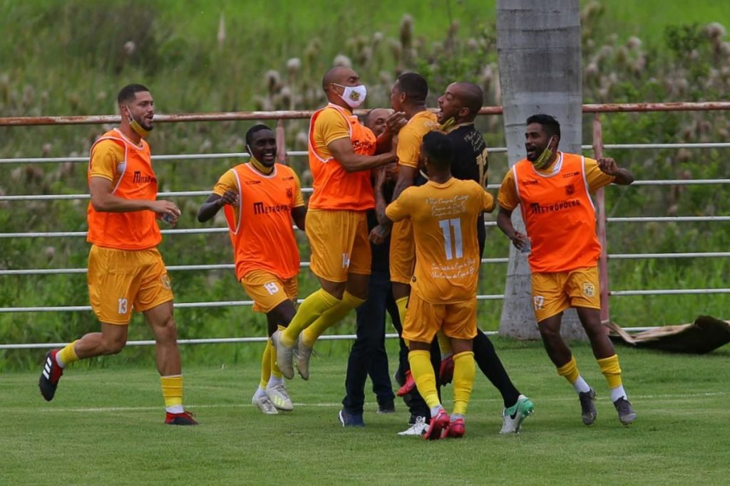 Galeria> Brasiliense 1 vs 1 Real Noroeste”><br />
<span class=