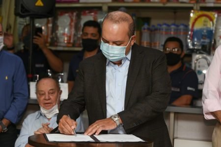 Governador Ibaneis Rocha assina ordem de serviço para início das obras nas quadras 502 à 508 e 513 à 516 Sul e entrega reforma das quadras 509/510 Sul