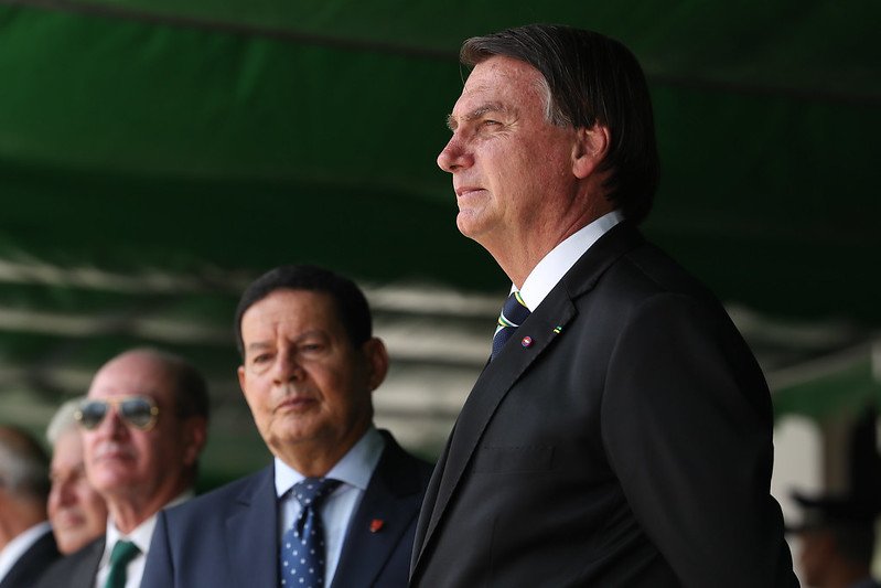 Mourão apoiou Bolsonaro na questão do voto impresso, mas afirmou que se a Câmara decidir contra, não há o que se fazer