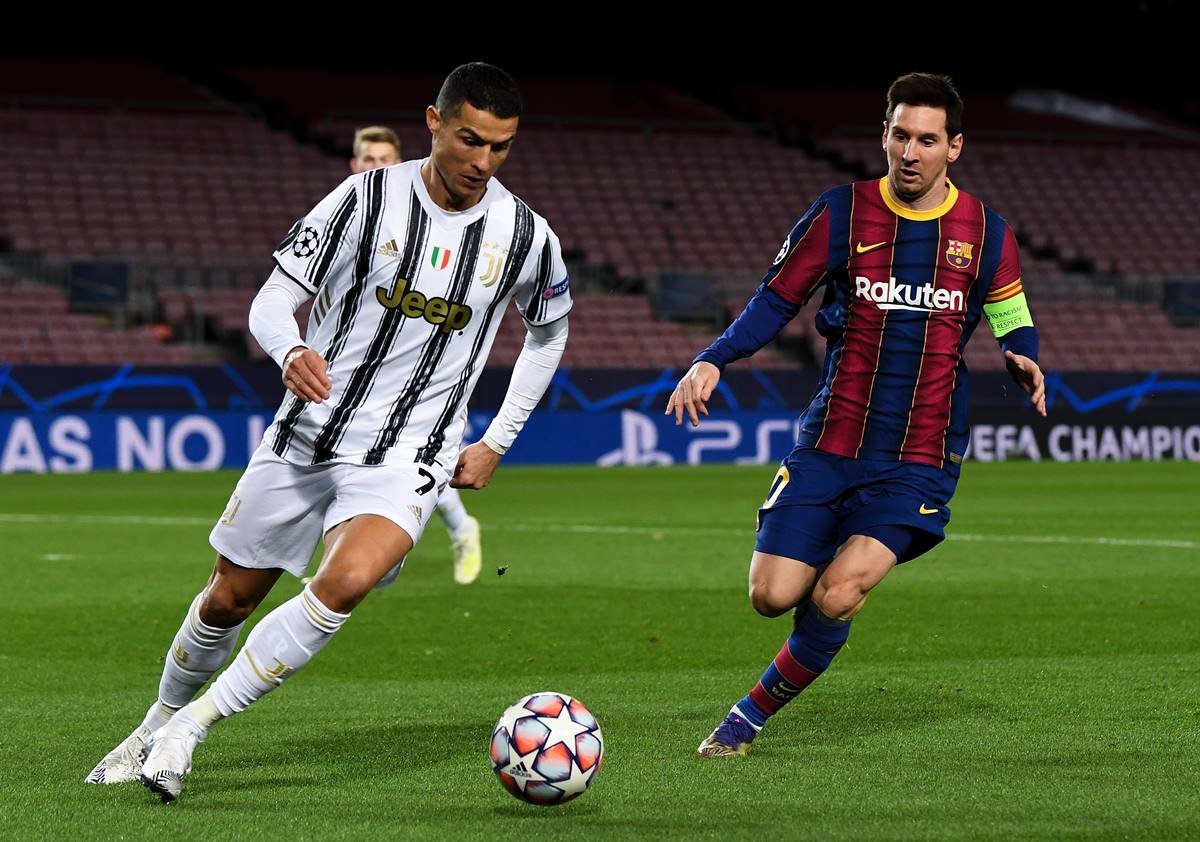 FOTO: a imagem de Ronaldo e Messi que passou despercebida no clássico - CNN  Portugal