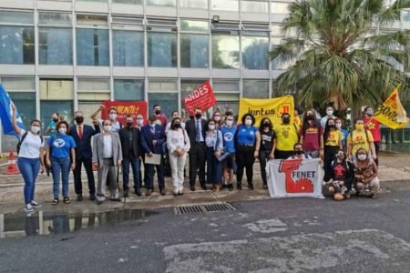 Reitores de universidades federais eleitos e não empossados por Bolsonaro protestam em Brasília