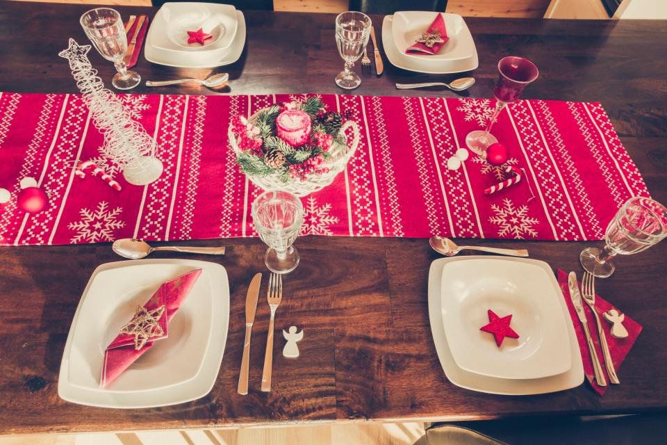 15 opções de toalhas de Natal para deixar a mesa de jantar linda |  Metrópoles