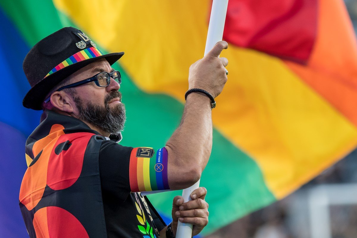 Bandeiras e símbolos LGBTQ+ serão permitidos na Copa do Mundo do Catar