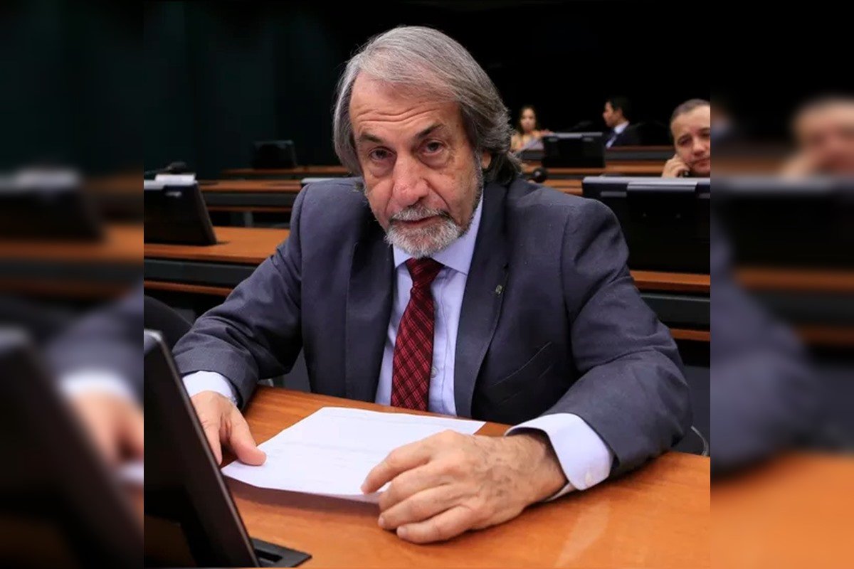 Ex-deputado federal Cadoca morre de Covid-19 em Recife