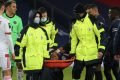 Neymar deixou o campo chorando após sofrer entrada dura no jogo contr ao Lyon