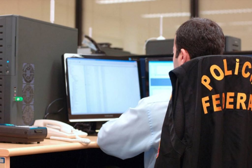 Polícia Federal faz operação contra fraudes bancárias on-line da Caixa