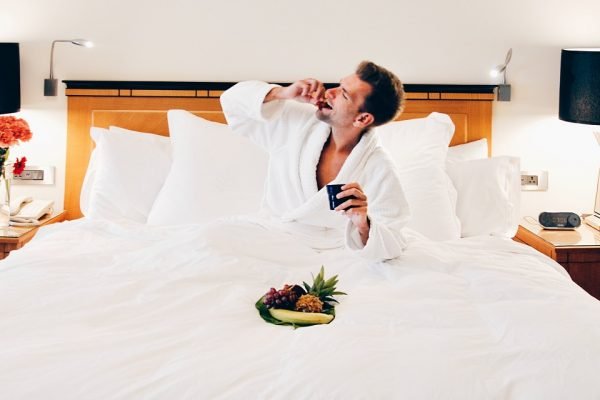 hotel -serviço de quarto – café da manhã