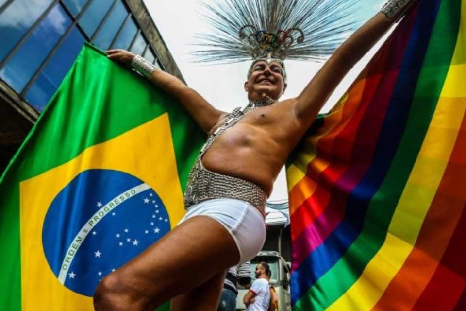 Athosgls - O maior portal LGBT do Brasil