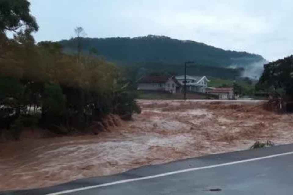 Imagens Registram O Estrago Causado Pelas Chuvas Em Santa Catarina Metr Poles