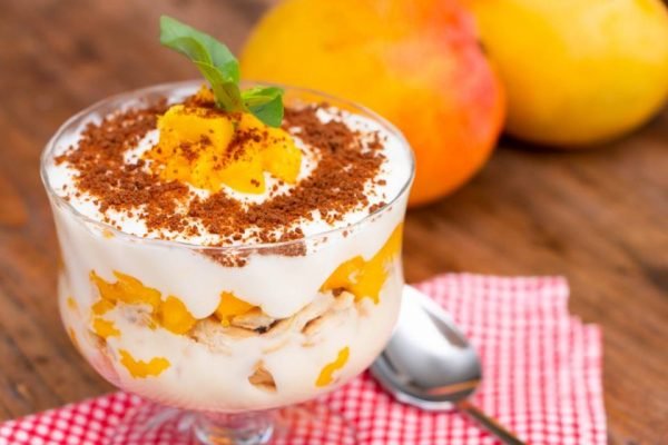 É tempo de manga! Faça a receita de pavê cremoso com a fruta